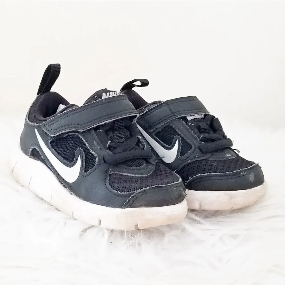 Nike free run athletic shoes hook and loop closure